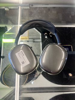 Apple AirPods Max w Clear Case