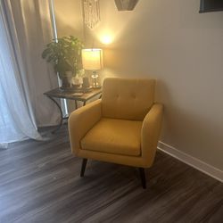 yellow accent chair 