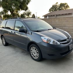 2010 Toyota Sienna AWD
