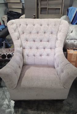 Tufted Wingback Accent Chair