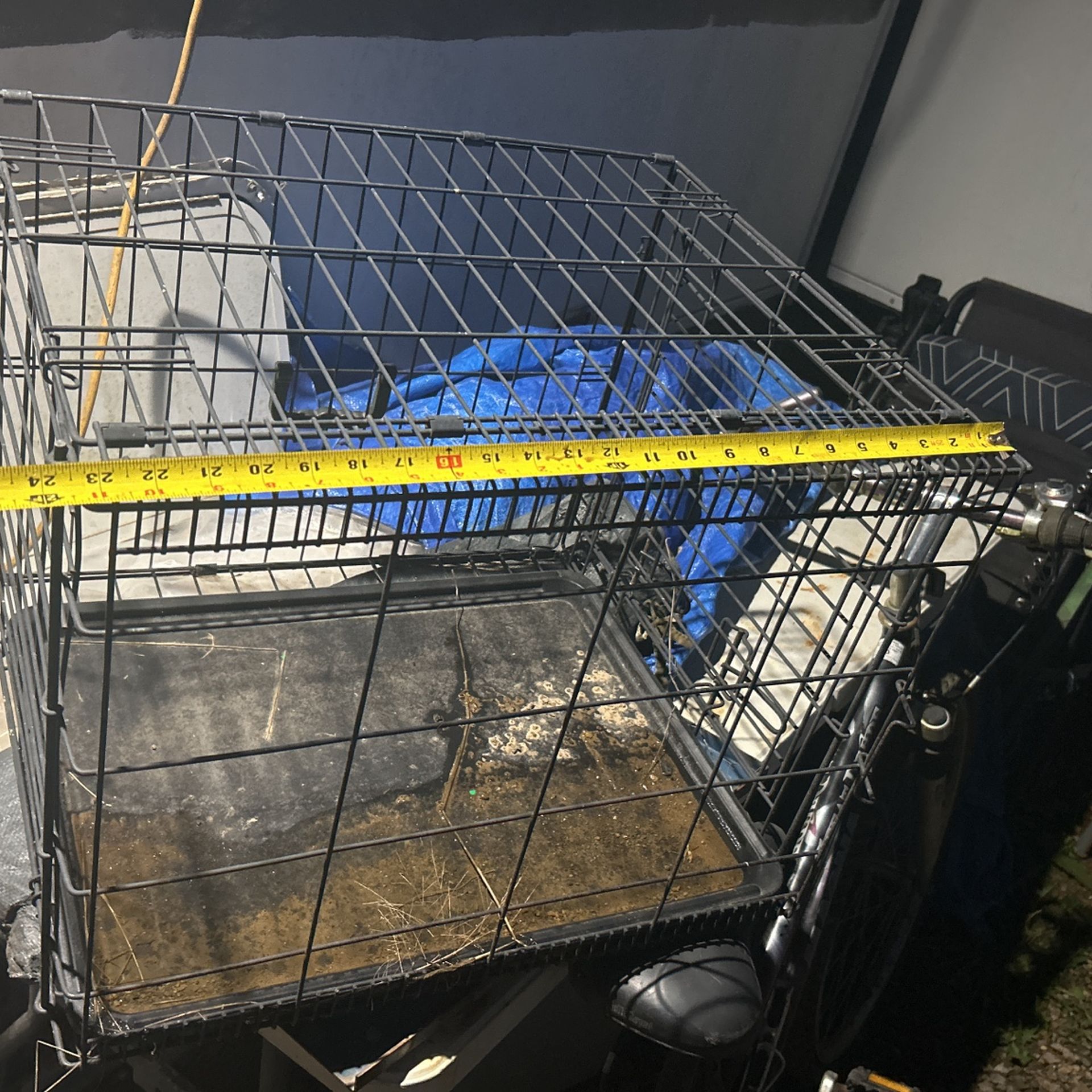 Small Animal Collapsing Cage. With Tray. Will Wash Before Pick Up