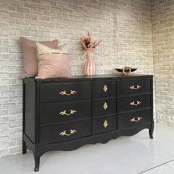 Dresser - Sideboard - Buffet - Entertainment Center - Credenza - TV Console