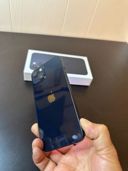 IPHONE 13 , UNLOCKED FOR SNY CARRIER , LOOK LIKE NEW IN THE BOS