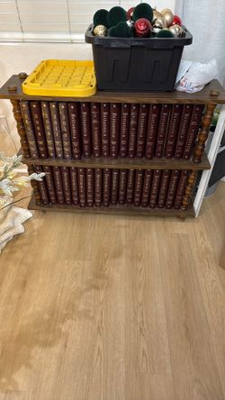 Encyclopaedia Britannica hardbound volumes 