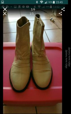 Botas de piel nuevas size 11