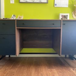 Wooden Office Desk With Metal Legs