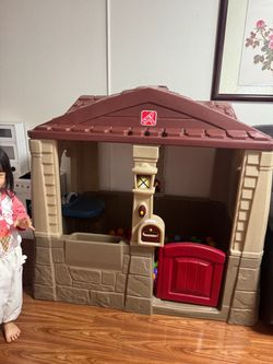 Step2 Charming Cottage Kids Playhouse, Indoor and Outdoor Clubhouse Playset Working Doorbell, Dutch Door & Windows, Built-In Table & Fireplace