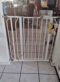 Extra Tall Pet Gate / Safety Gate - Fits Openings 29” - 36.5”