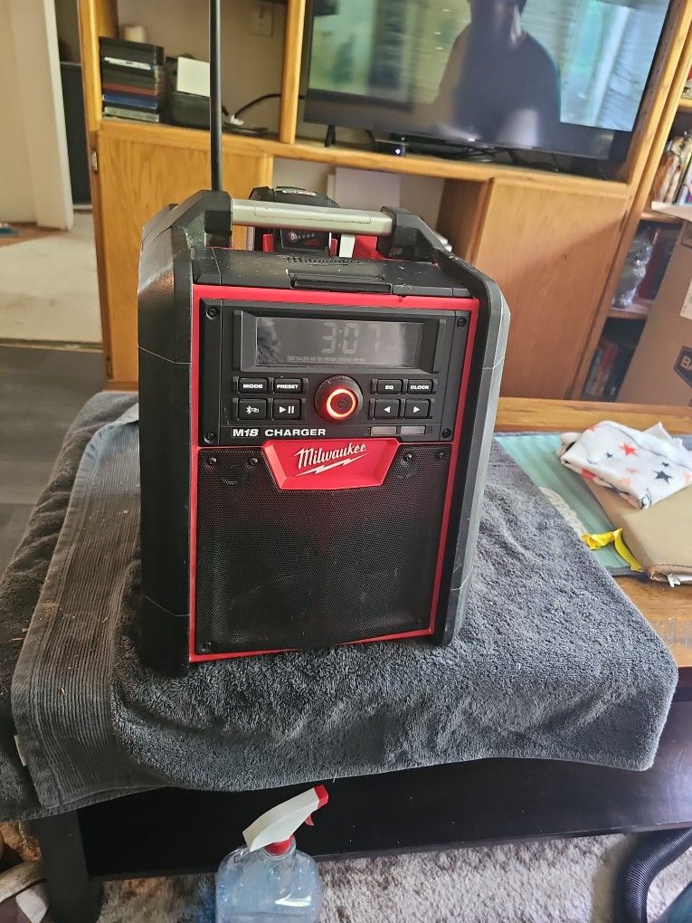 Milwaukee M18 Radio