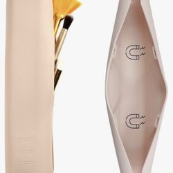 Makeup Brush Travel Holder,Magnetic Anti-fall Out Silicon Portable Cosmetic Face Brushes Holder,Soft And Sleek Makeup Brush Organizer Brush Bag for Wo