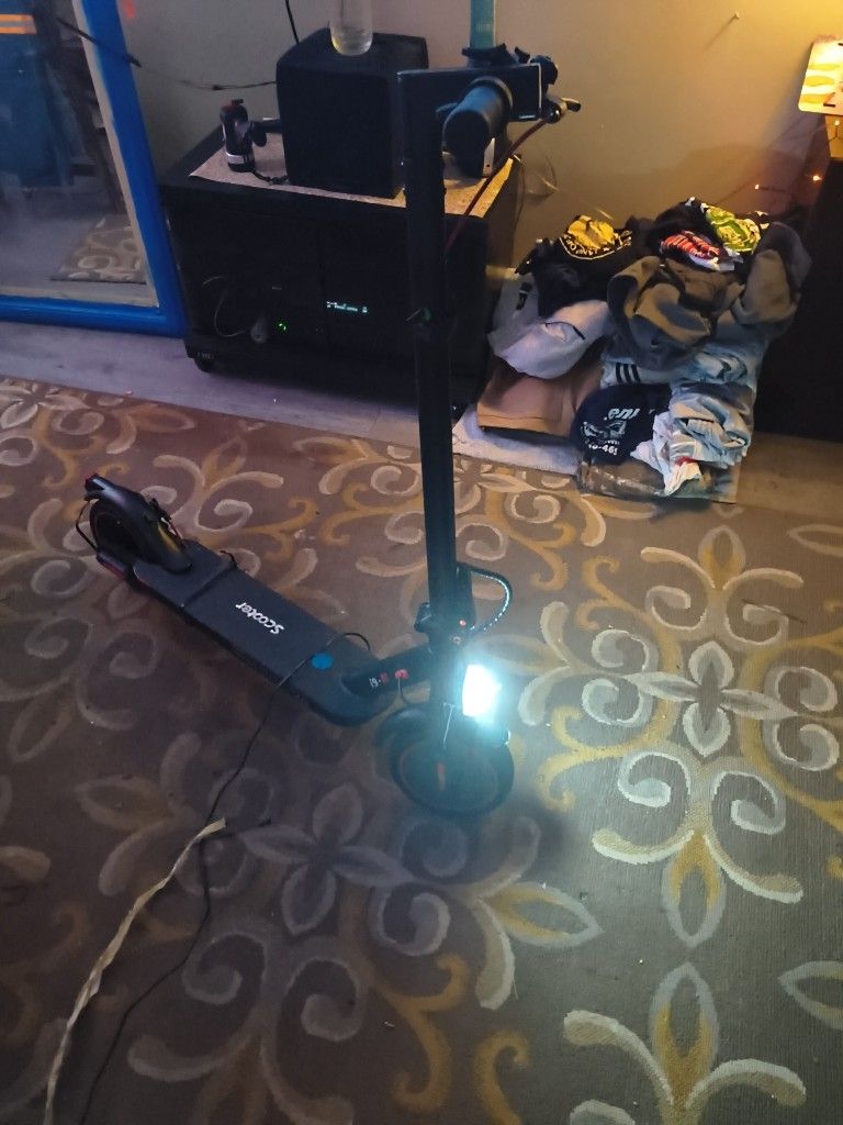 i9 Adult Scooter/ With Helmet Never Used- Helmet