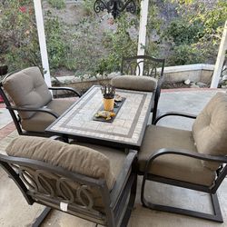 Fire pit and 4 chairs