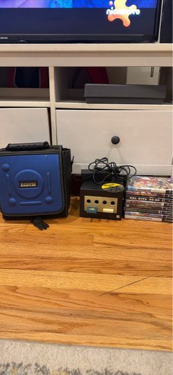Nintendo GameCube Console Bundle with Games and Carry Case