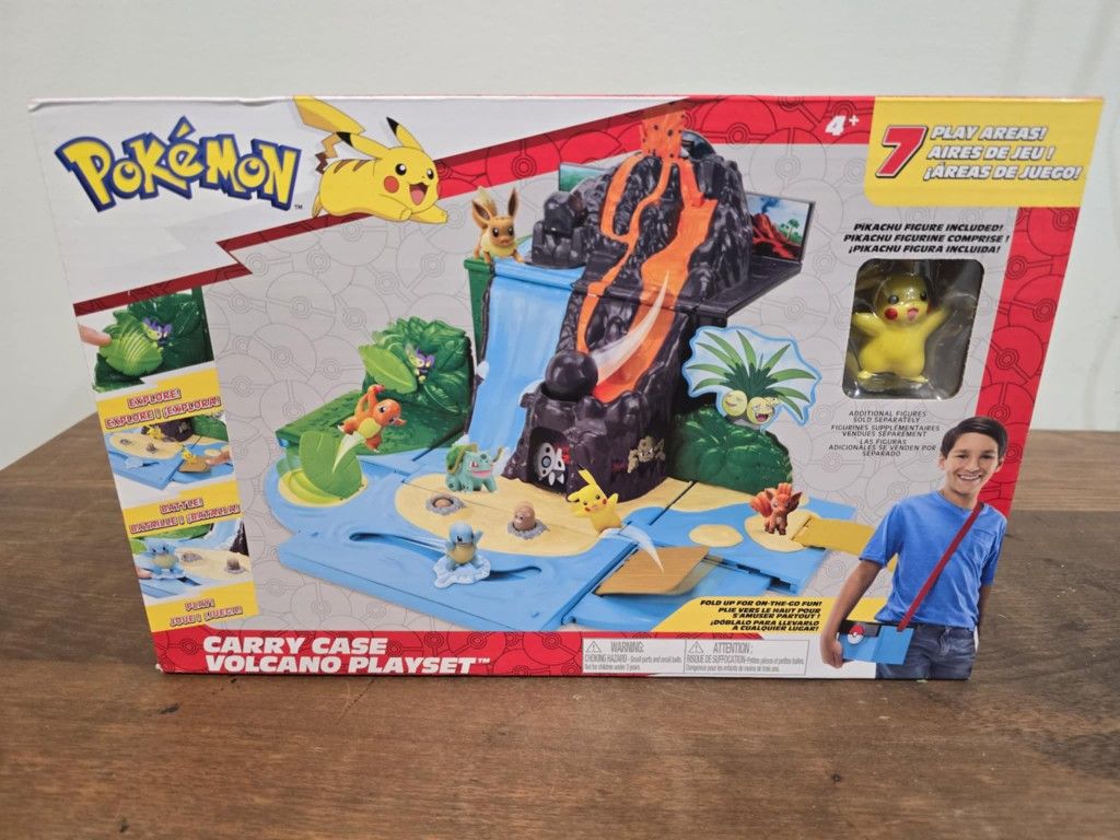POKEMON Carry Case Volcano Play Set - New In Box