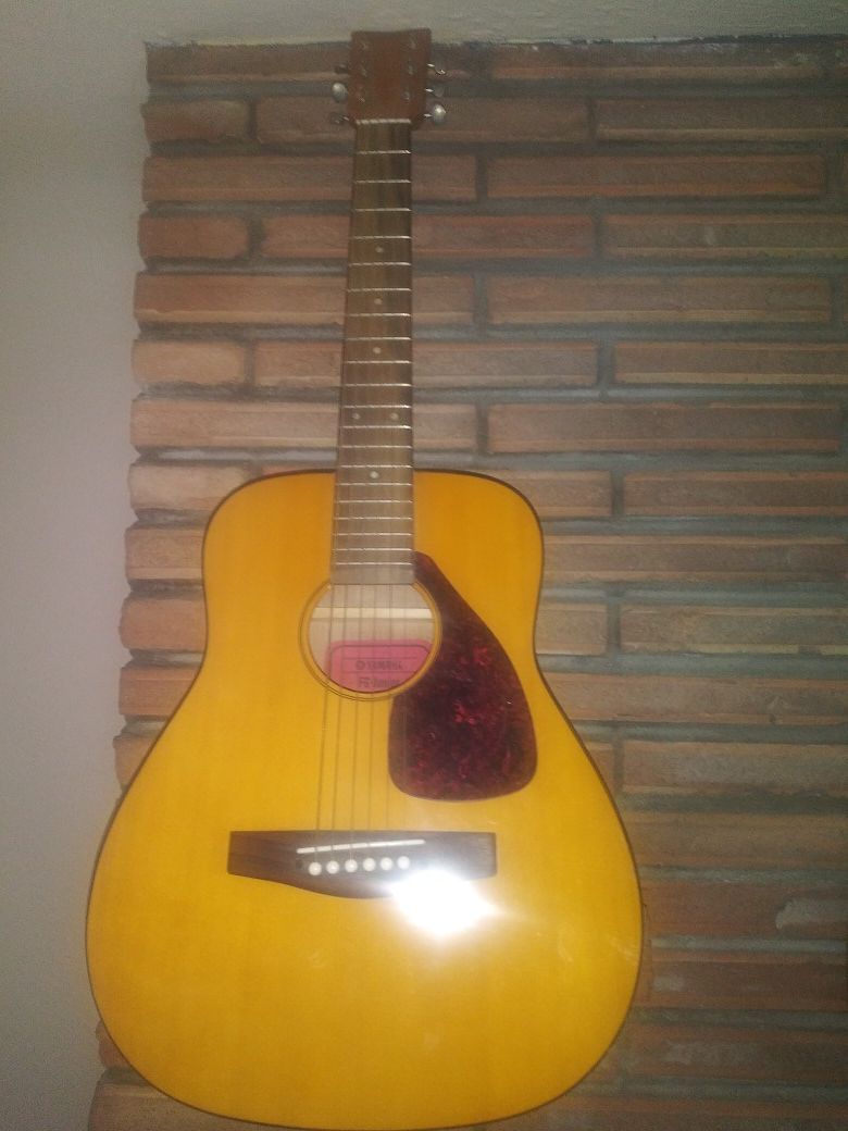 Yamaha FG Junior Guitar