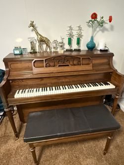 YAMAHA piano