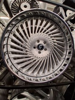 BRAND NEW SET OF 24" FORGIATO WHEELS
