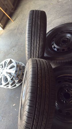 4 llantas y tapas  4 tires and cover
