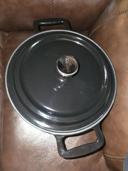 All Clad 5qt Enameled Cast Iron dutch oven. Removable pot and lid ONLY.