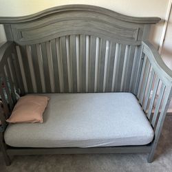 Baby/Toddler Crib