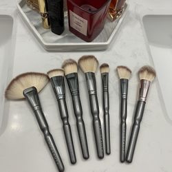 Makeup Brushes 