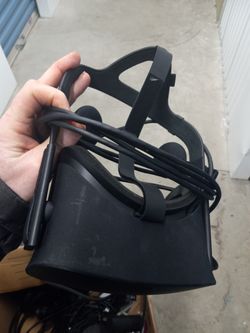 Oculus VR Headset And Handles
