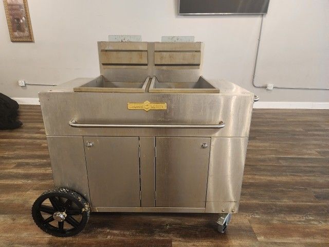 Crown Verity Dbl Tank Propane Fryer