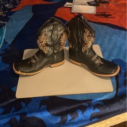 Size 2 Kids Boots 