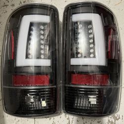 Tahoe, Chevy - Taillight