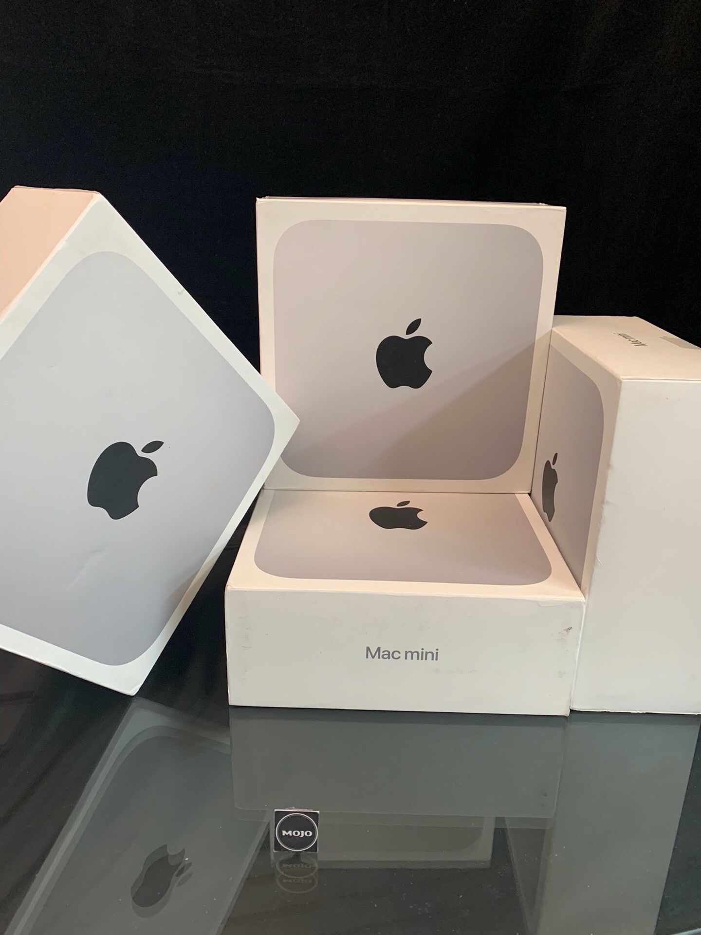 Mac mini with M2 chip / 8GB Ram / 256GB SSD / 8 CoreCPU -10 Core GPU