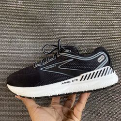 Brooks Ariel GTS Black