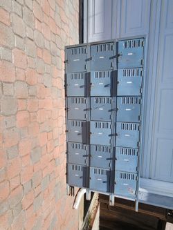 18 Door Locker