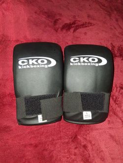 CKO Kickboxing Gloves "Sz L" Used