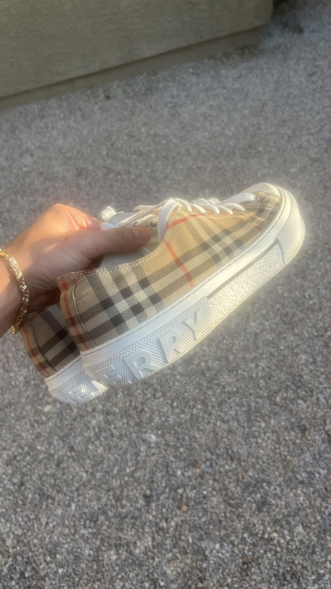 burberry converse 