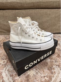 Converse Platform Women Size 6
