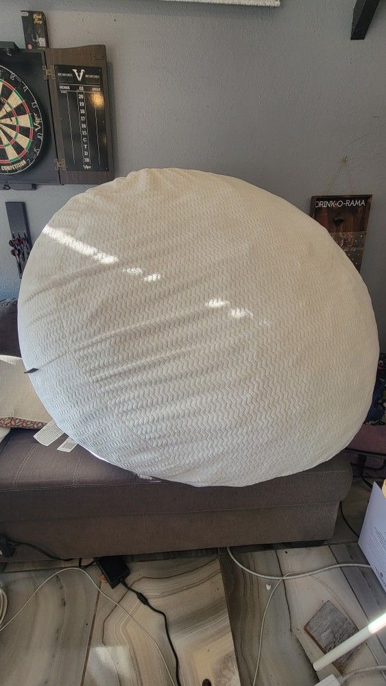 Lounge and Co Jumbo Lounger 50" Diameter x 22" H for Sale in Garden