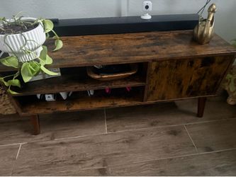 Entertainment stand