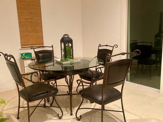 Round Glass Top Dining Table with 4 Chairs