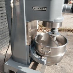 Hobart 60 QT Heavy Duty Dough Mixer Machine With Timer.  2 Horsepower. 
