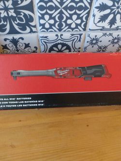 Milwaukee Extended Reach Ratchet 3/8"