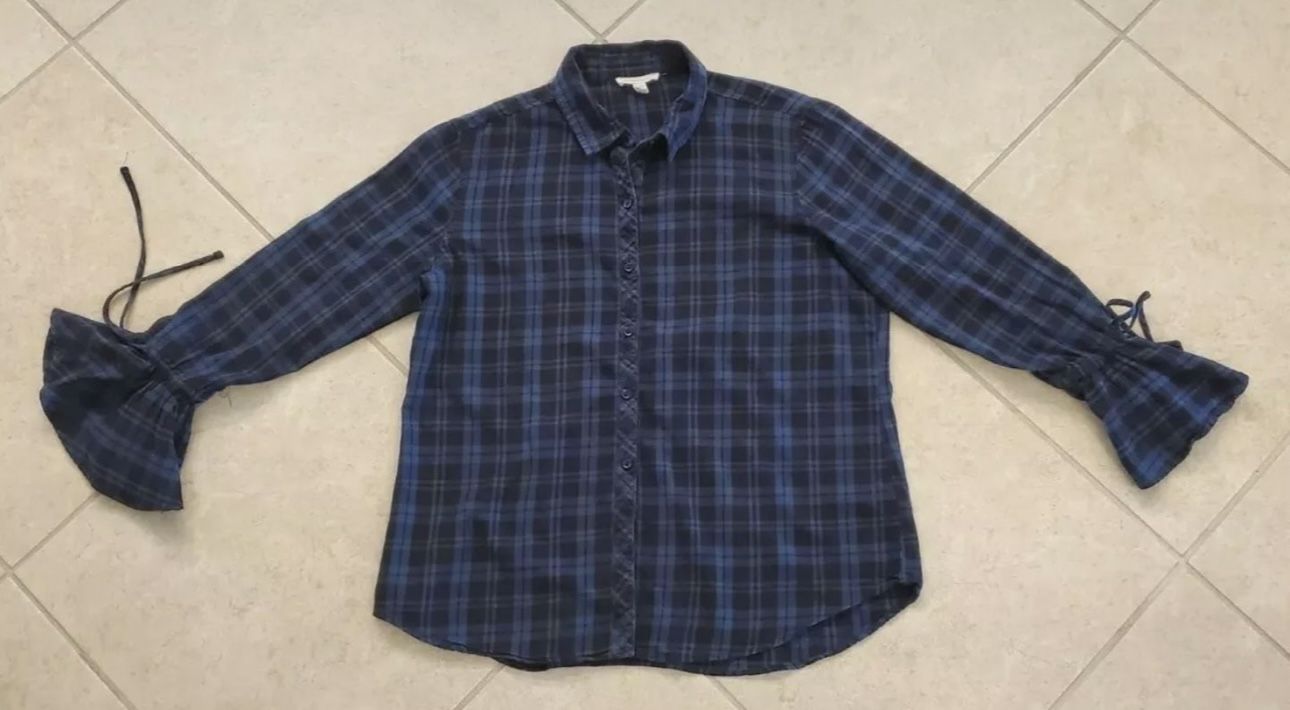 Women's BeachLunchLounge Button Front Shirt Size L Blue