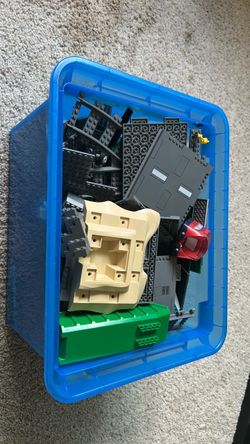 Box of random Lego city thing