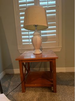 Lamps and nightstands in great condition. Need them gone asap. Message me with offers.