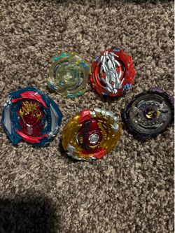 Lot of 5 beyblades