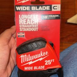 Milwaukee 25 FT Wide Blade Magnetic Measuring Tape