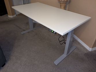 Electric lifting desk