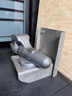 Wilton Bullet Vise with Mounting Plate