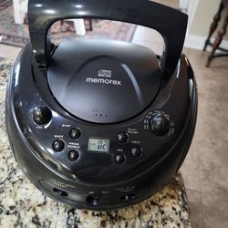 Memorex CD/RADIO PLAYER 