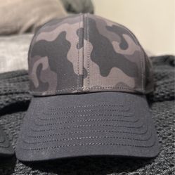 Men’s Black Camo Hat 