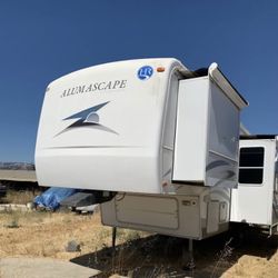 2005 HOLIDAY RAMBLER FIFTH WHEEL  TRAILER DOUBLE SLIDE OUTS 32-FT